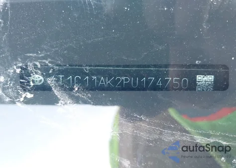 2023 Toyota Camry Le z USA, uszkodzony, nr VIN 4T1C11AK2PU174750